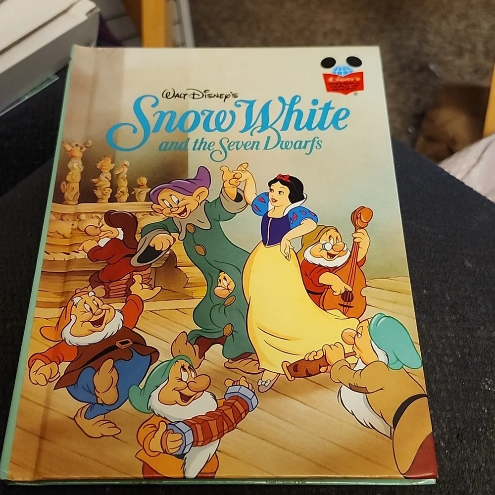 Disney | Other | Snow White And The Seven Dwarfs | Poshmark